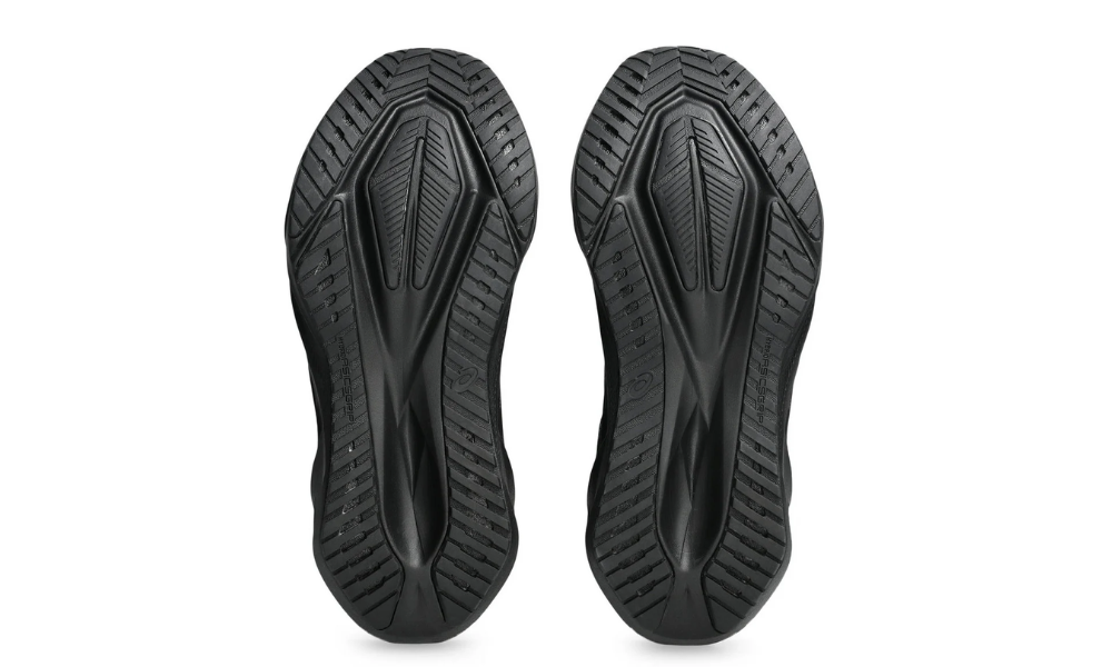 Asics Novablast 5  'Black/Carrier Grey'