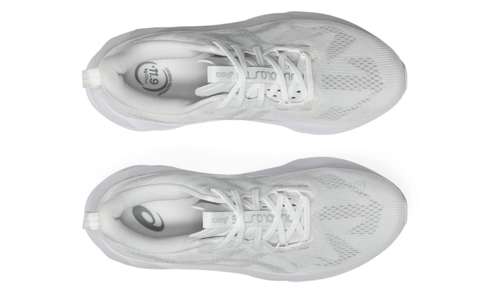 Asics Novablast 5  'White / Piedmont Grey'