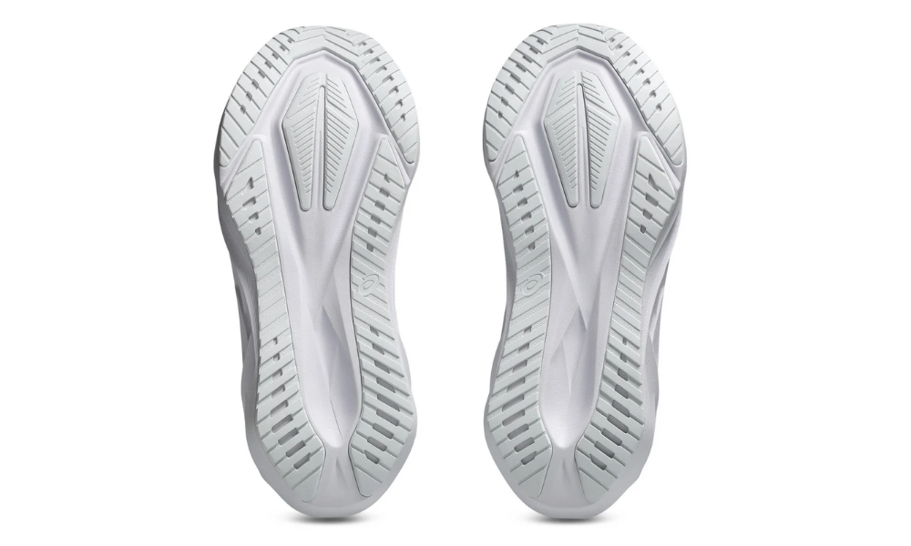 Asics Novablast 5  'White / Piedmont Grey'