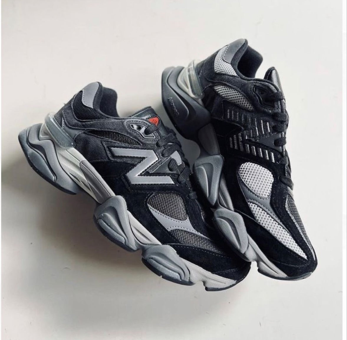 New Balance 9060 Black Red