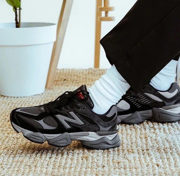 New Balance 9060 Black Red