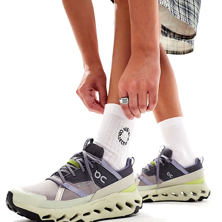 ON Cloudhorizon waterproof in grey and green