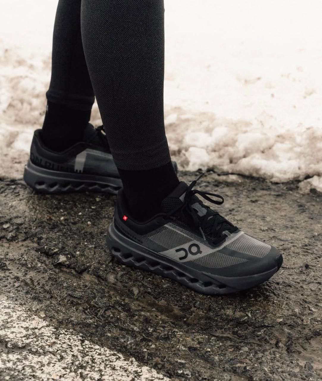 On Cloudsurfer Next "Black"