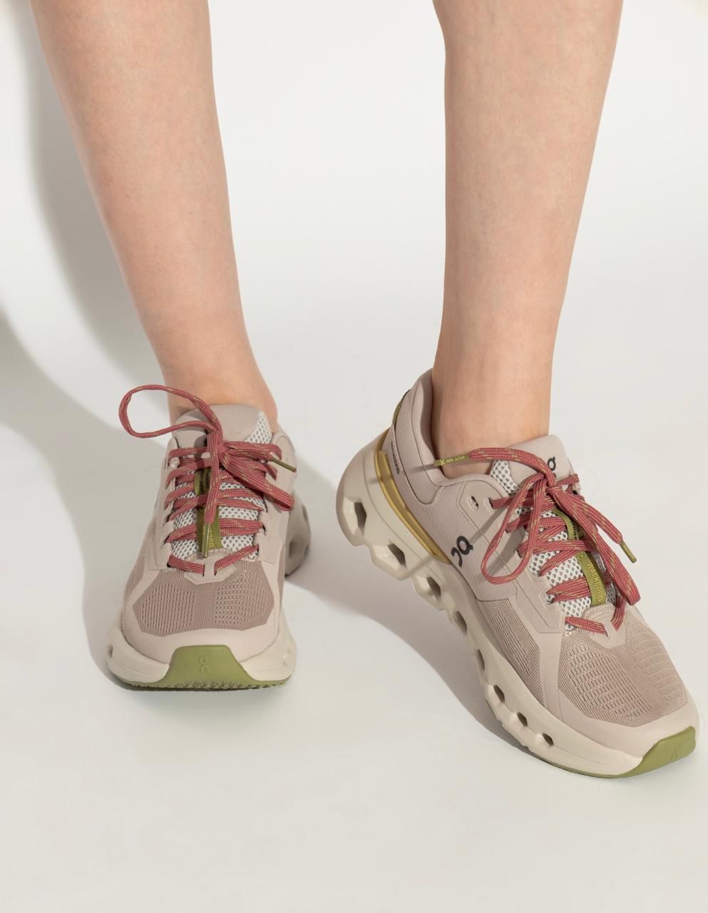 On Running Cloudrunner 2 WalkGood LA Sand Flax