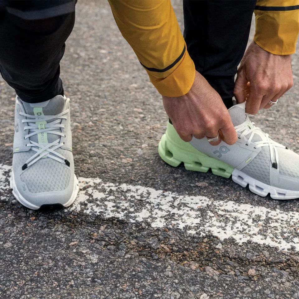 On Cloudflyer 4 'Glacier Meadow'