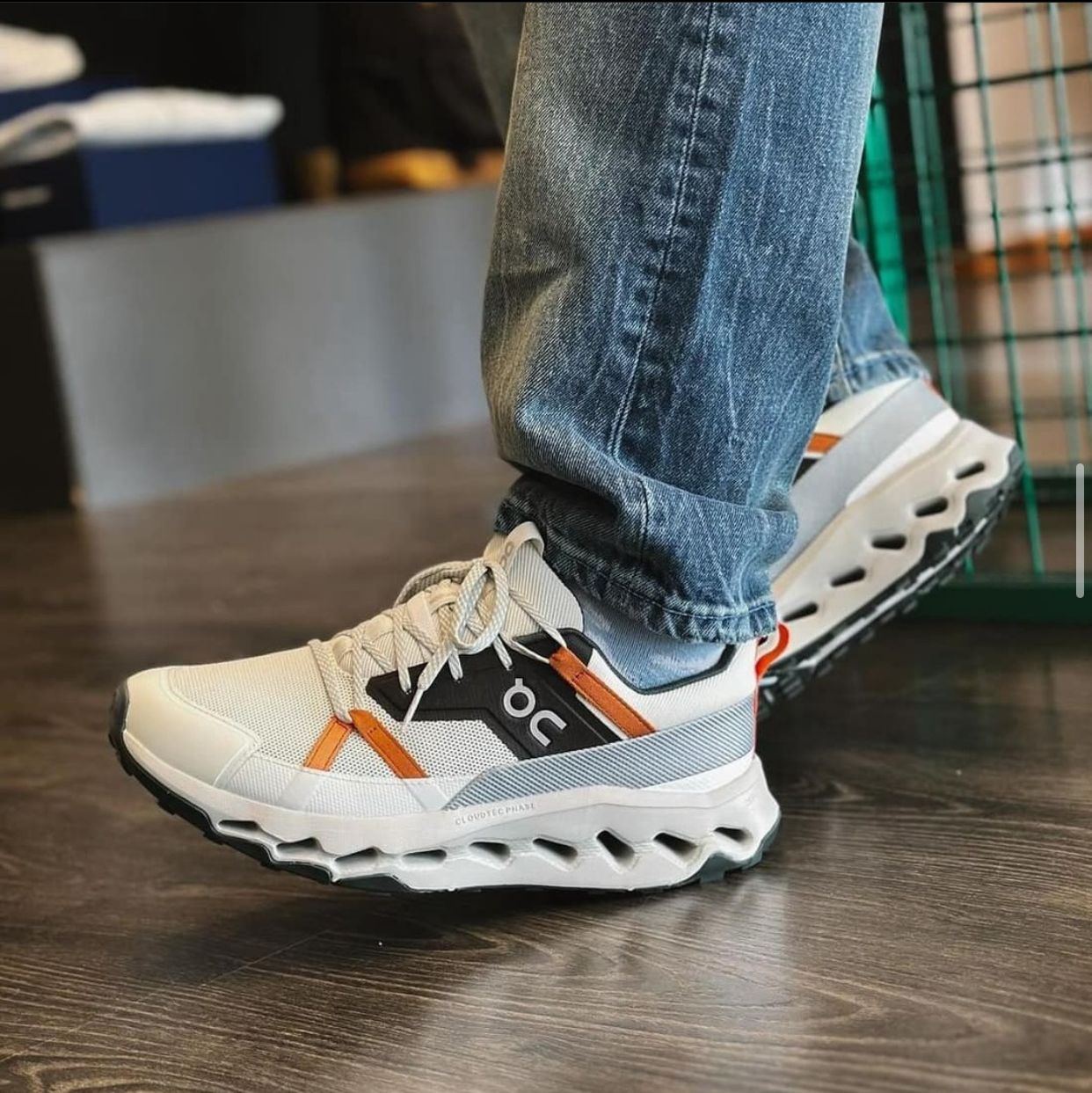 On Running Cloud Horizon