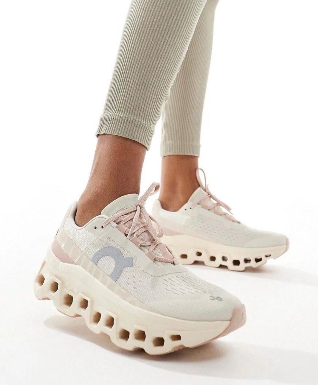 On Running Cloudmonster Moon Fawn